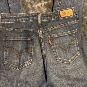 Levi’s mid rise, skinny, Jeans great condition pressed looking for a new home.